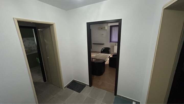 Titan, Prisaca Dornei, renovat, totul nou, loc parcare in garaj de 27 mp